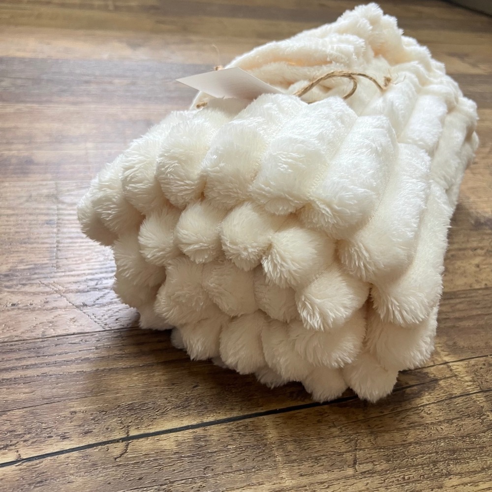 Rustic Rooster Plush Ribbed Throw Blanket Cream Ivory 40x55 soft light weight